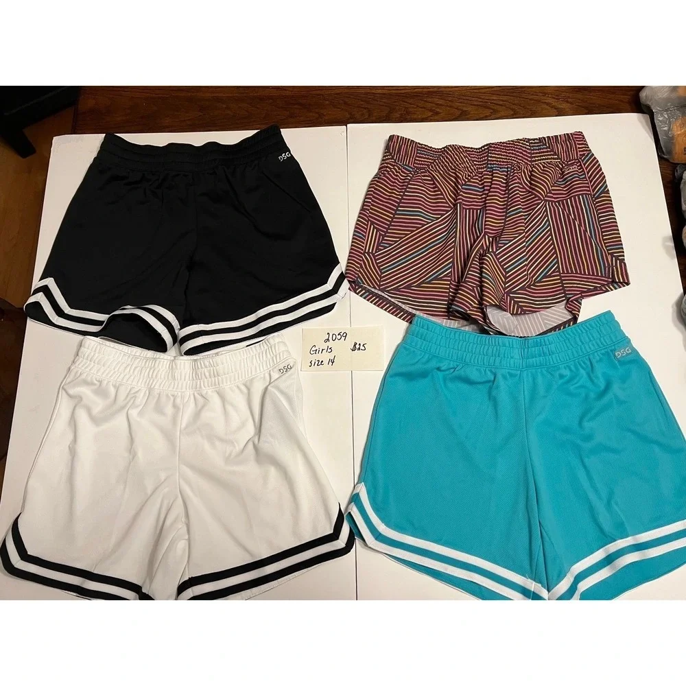 Girls size 14 shorts‎ (2059)